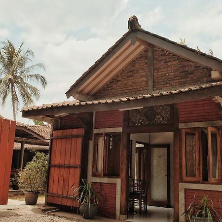 Cempaka Borobudur Guest House Magelang Extérieur photo