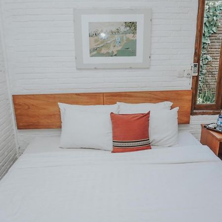 Cempaka Borobudur Guest House Magelang Extérieur photo