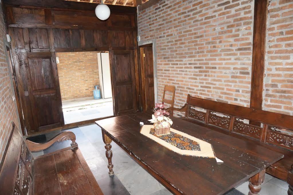 Cempaka Borobudur Guest House Magelang Extérieur photo