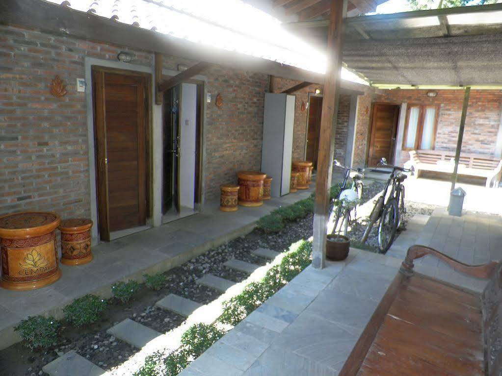 Cempaka Borobudur Guest House Magelang Extérieur photo