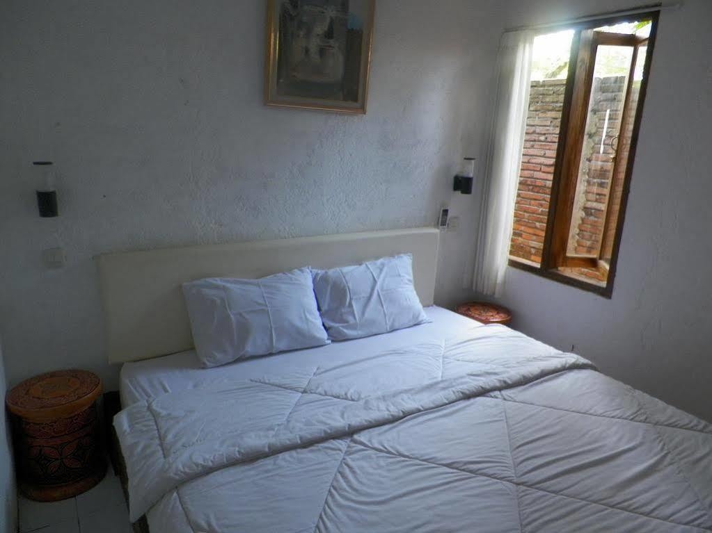Cempaka Borobudur Guest House Magelang Extérieur photo