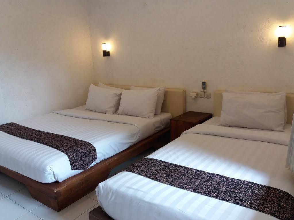 Cempaka Borobudur Guest House Magelang Extérieur photo