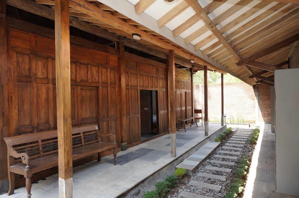 Cempaka Borobudur Guest House Magelang Extérieur photo