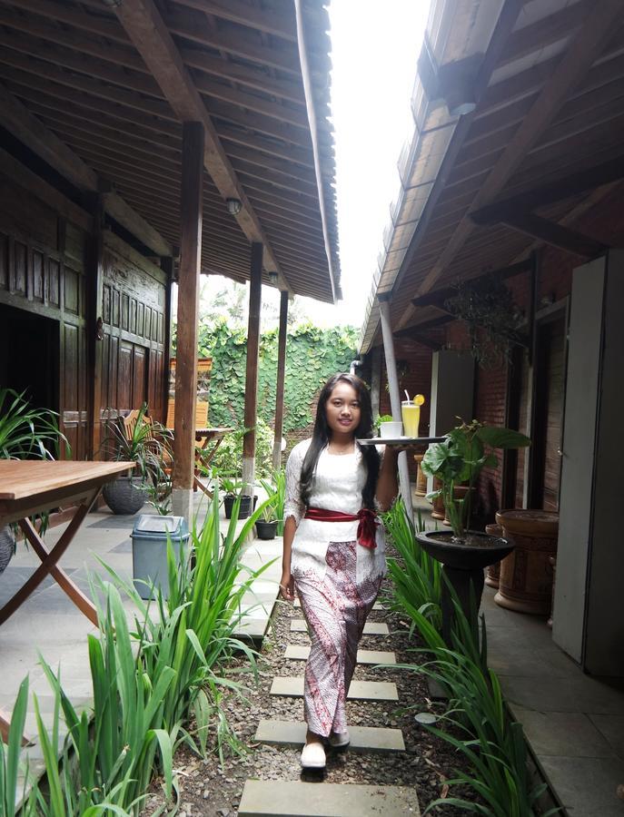 Cempaka Borobudur Guest House Magelang Extérieur photo