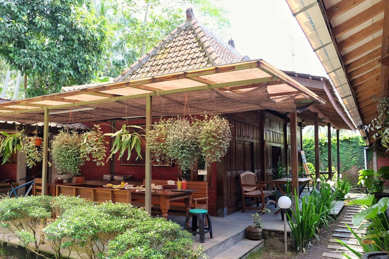 Cempaka Borobudur Guest House Magelang Extérieur photo