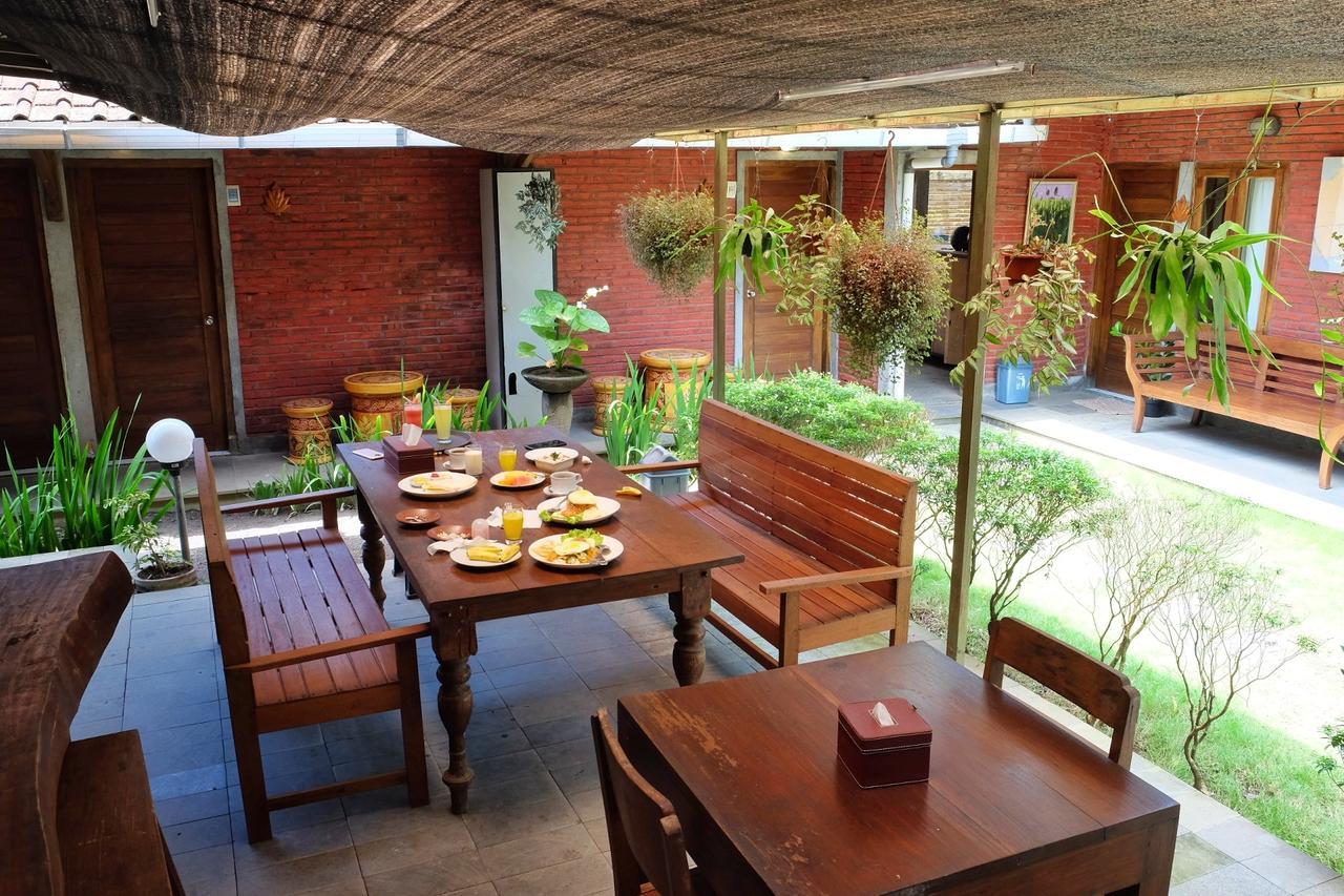Cempaka Borobudur Guest House Magelang Extérieur photo