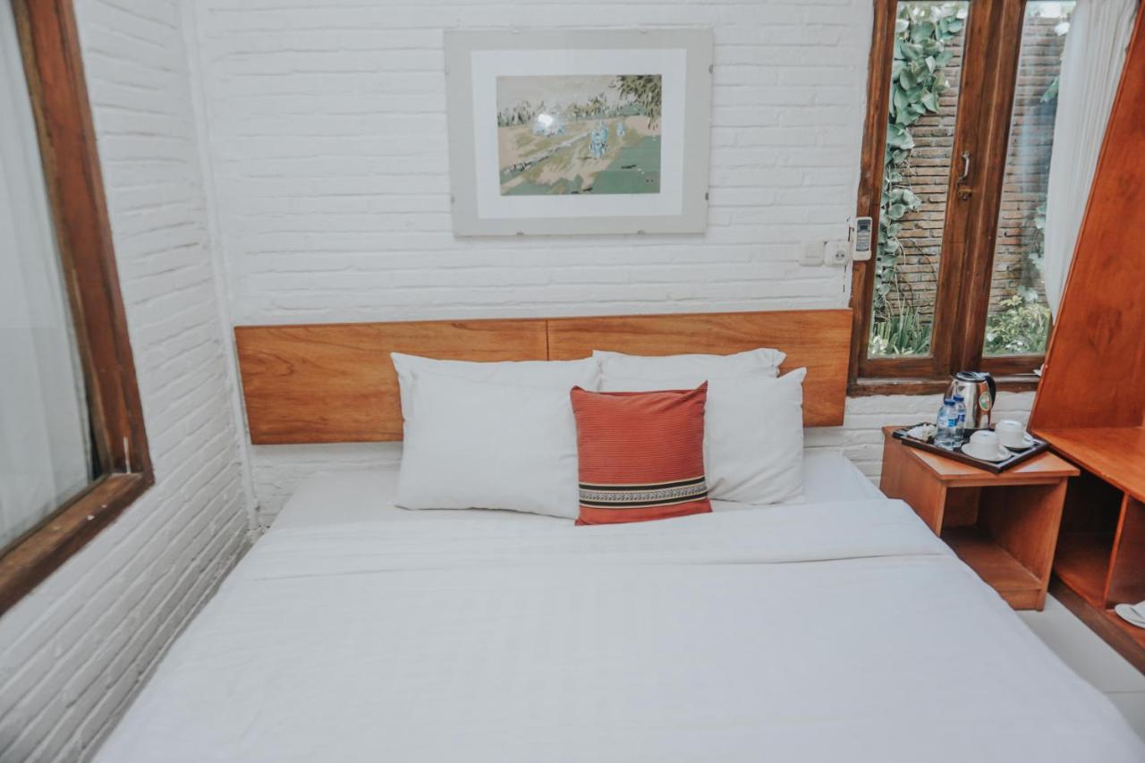 Cempaka Borobudur Guest House Magelang Extérieur photo